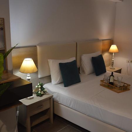 Aqua Mare Sea Side Rooms Nea Kallikrateia Exterior foto