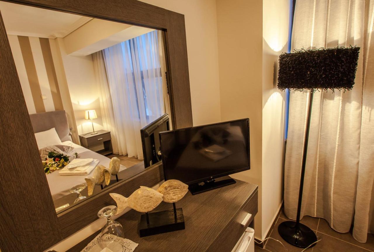 Aqua Mare Sea Side Rooms Nea Kallikrateia Exterior foto
