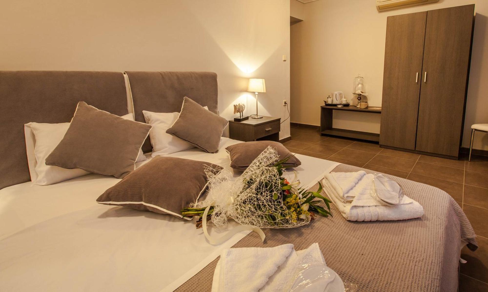 Aqua Mare Sea Side Rooms Nea Kallikrateia Exterior foto