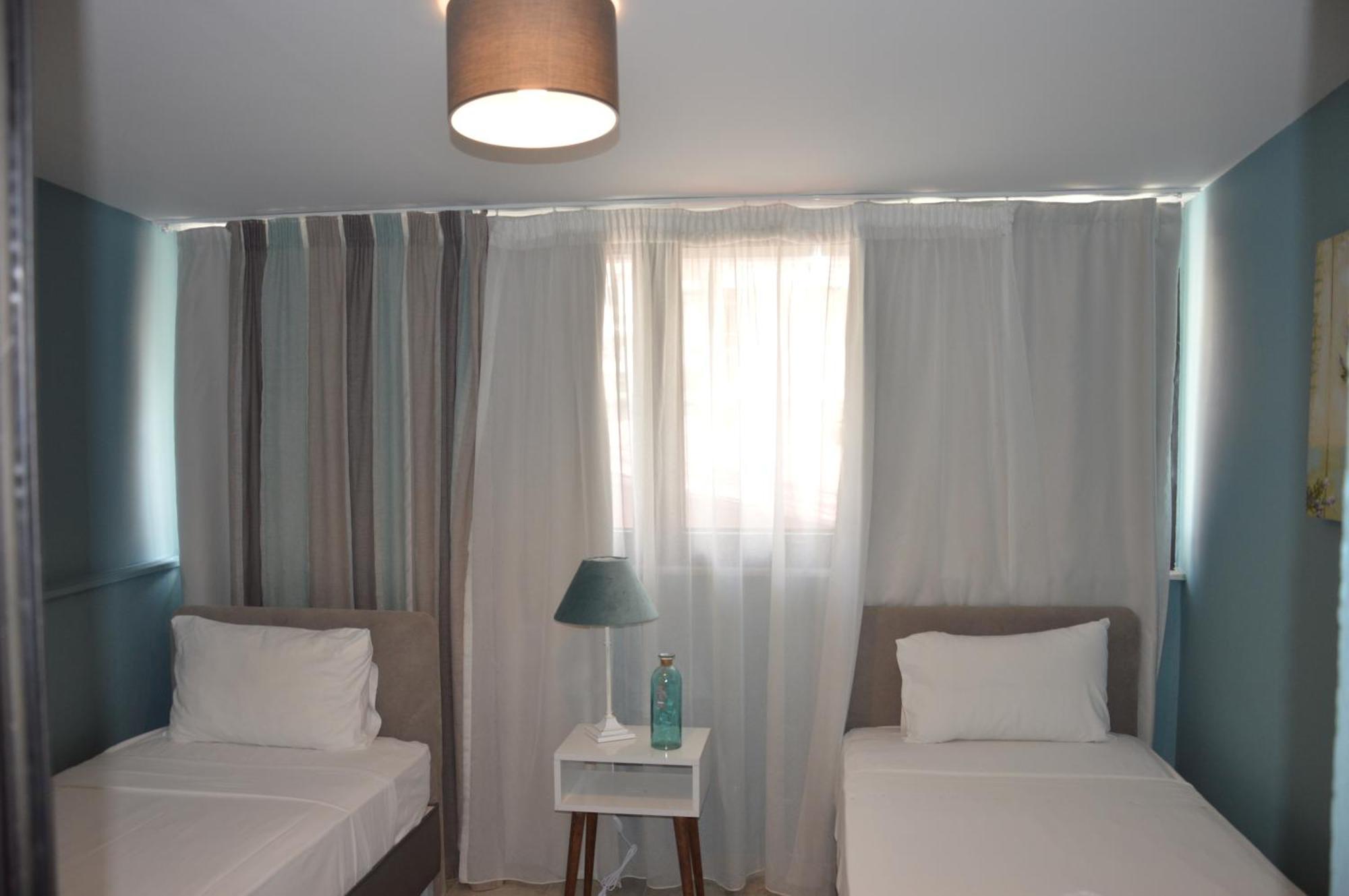 Aqua Mare Sea Side Rooms Nea Kallikrateia Exterior foto