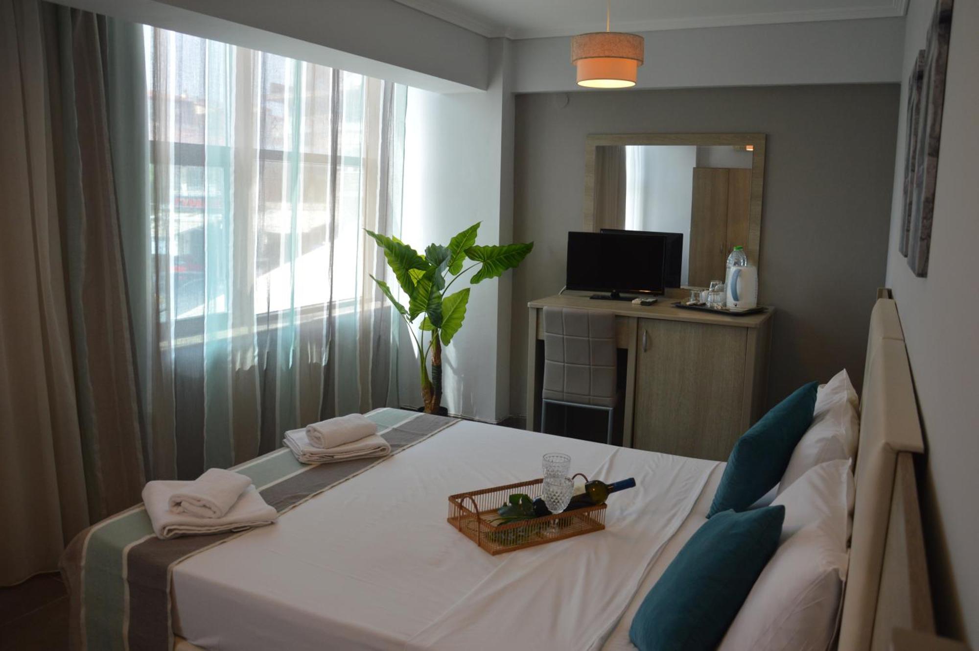 Aqua Mare Sea Side Rooms Nea Kallikrateia Exterior foto