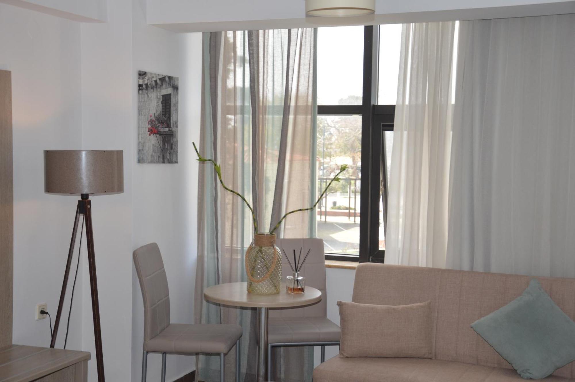 Aqua Mare Sea Side Rooms Nea Kallikrateia Exterior foto